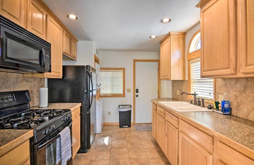 Grand Lake Cabin | 4 Mi to Grand Lake: Mtn-View Cabin w/Fire Pit!