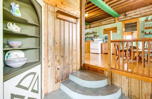 Calico Rock House | 4 Mi to Historic District Calico Rock Cabin!
