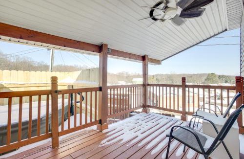 Logan Apartment | 4 Mi to Lake Logan Hocking Hills Apartment