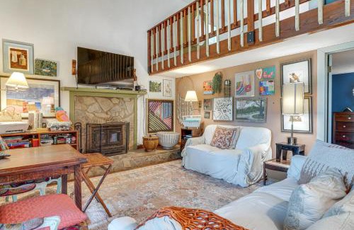 Robbinsville House | 4 Mi to Lake Santeetlah Cabin with Deck and Views