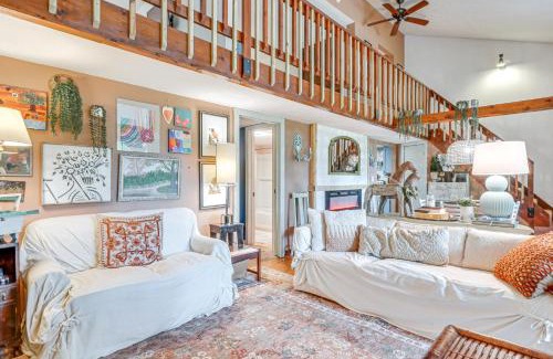 Robbinsville House | 4 Mi to Lake Santeetlah Cabin with Deck and Views