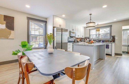 Sans Souci House | 4 Mi to Liberty Bridge: Greenville Getaway w/Deck