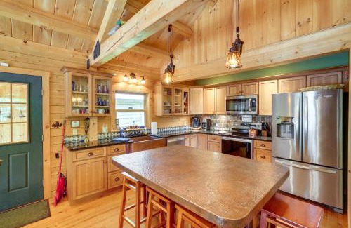 West Dover House | 4 Mi to Mount Snow West Dover Cabin with Game Room