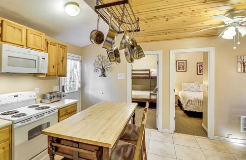 Pinetop-Lakeside House | 4 Mi to Rainbow Lake! Serene Home w/Deck