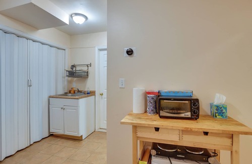 Petworth Apartment | 4 Mi to US Capitol: DC Apartment