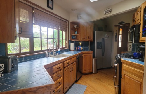 Northwest Carmel House | 4 minute walk to the beach or town!