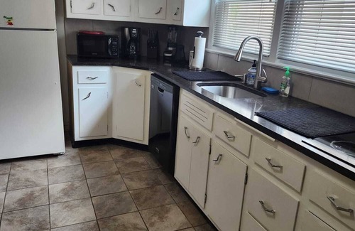 Asbury Park House | 4 minutes to famous Asbury boardwalk, beach, and other attractions.