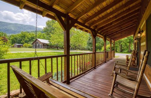 Gatlinburg - Pigeon Forge House | 4 Paws Lodge