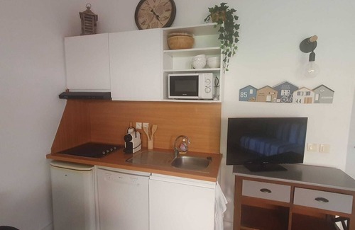 Martigues Apartment | 4-person apartment in Carro, 2 steps from the sea, in a tourist residence