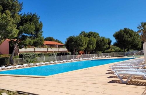 Martigues Apartment | 4-person apartment in Carro, 2 steps from the sea, in a tourist residence