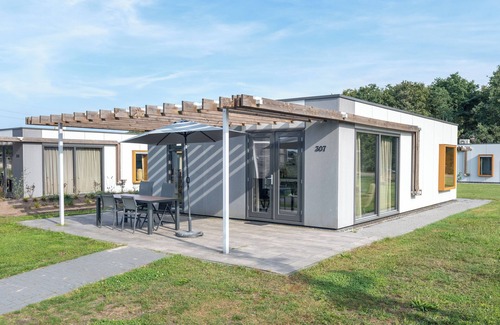 Hoge Hexel Ski Chalet | 4-person bungalow in the holiday park Landal Sallandse Heuvelrug