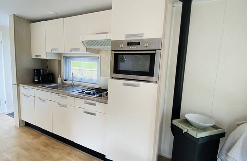 Ouwerkerk House | 4-person chalet on campsite in Ouwerkerk