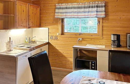 Olden House | 4 person holiday home in Lysøysundet