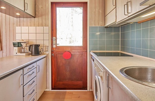 Oster Somarken House | 4 person holiday home in Aakirkeby-By Traum