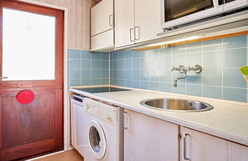 Oster Somarken House | 4 person holiday home in Aakirkeby-By Traum