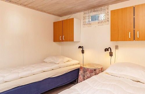 Hvalpsund House | 4 person holiday home in Farsø