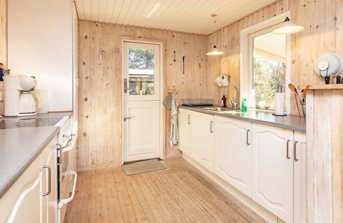 Hou House | 4 person holiday home in Hals