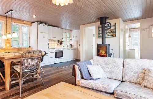 Ho House | 4 person holiday home in Oksbøl