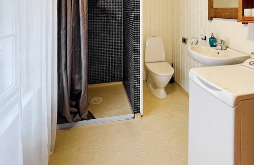 Orust O House | 4 person holiday home in HENÅN