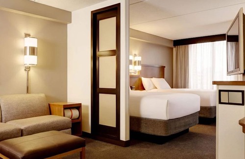 Austin Hotel | 4 Pet-Friendly Units Close to LBJ Museum, Outdoor Pool, FREE Parking!