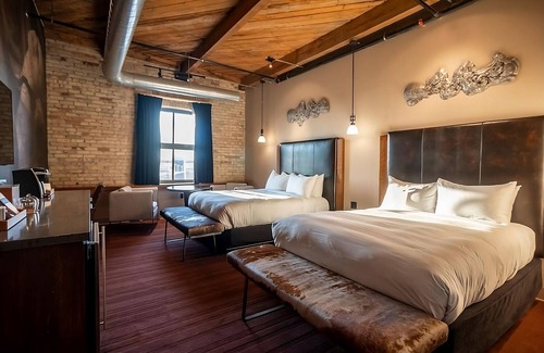 Fifth Ward Hotel | 4 Premium Loft Two Queen Beds at The Iron Horse Hotel, Pets Are Welcome!