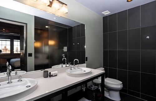 Fifth Ward Hotel | 4 Premium Loft Two Queen Beds at The Iron Horse Hotel, Pets Are Welcome!