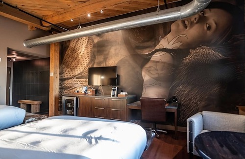 Fifth Ward Hotel | 4 Premium Loft Two Queen Beds at The Iron Horse Hotel, Pets Are Welcome!