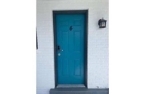 Morse Park Apartment | 4 Rockleys Vintage Motel, EV Charging available!