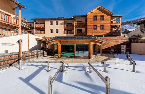 Abries Apartment | 4-room duplex apartment sleeps 10