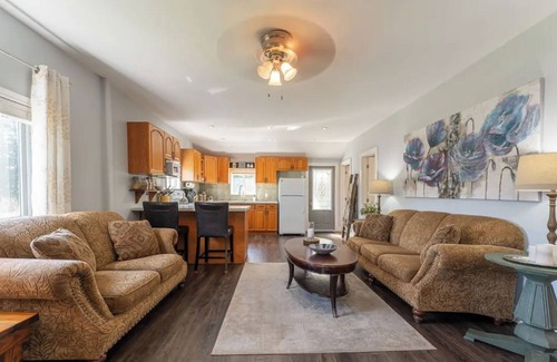 Victoria Road Cottage | 4 season cottage by Balsam Lake - 3 bedroom 2 Bathroom