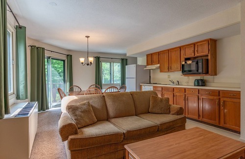 Beech Mountain Apartment | 4 Seasons at Beech Mountain