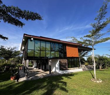 Tawau Cabin | 4 Simple Minimalistic Rooms at Sunset Lodge - Eco Valley Retreat 豐之谷