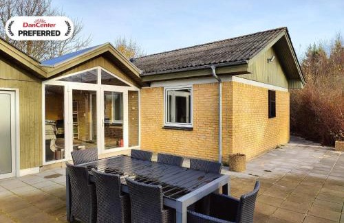 Hou House | 4 star holiday home in Hals