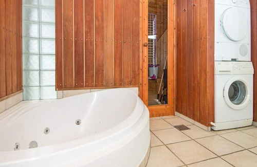 Grønninghoved Strand House | 4 star holiday home in Sj lund