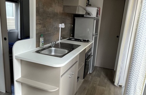 Les Mathes House | 4 to 6 person mobile home in a 4-star campsite