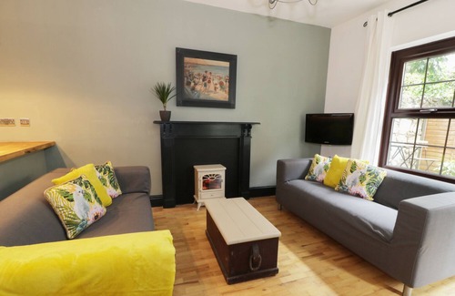 Morpeth Cottage | 4 WHEATSHEAF YARD, pet friendly, with a garden in Morpeth