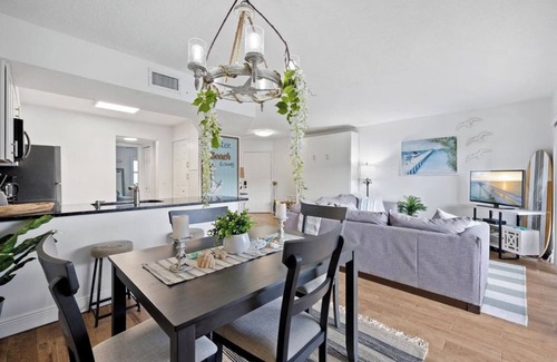 Jupiter Condo | 40% OFF APRIL Jupiter Beach Getaway 2