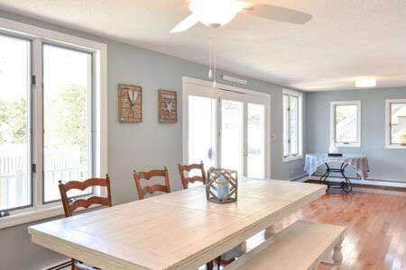Dennis Port House | 400 Yards to the Beach Dogs Welcome