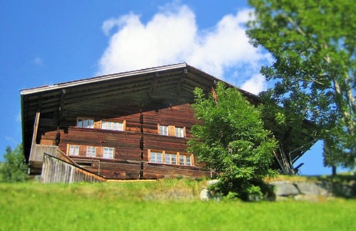 Achsete Ski Chalet | 400 year old wooden house - quiet, beautiful and sunny location