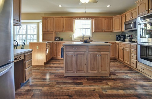 Waynesville Cabin | 4000ft Elevation w Miles of Views from Angel Ridge with Hot Tub & Expansive Deck