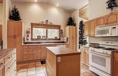 Valley of the Sun House | 4000sqft Lux W Indoor Sauna & Gameroom!
