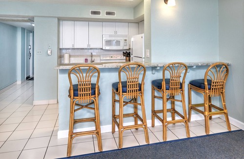 Daytona Beach Shores Condo | 405 - 4th Floor "Port Hole" Penthouse