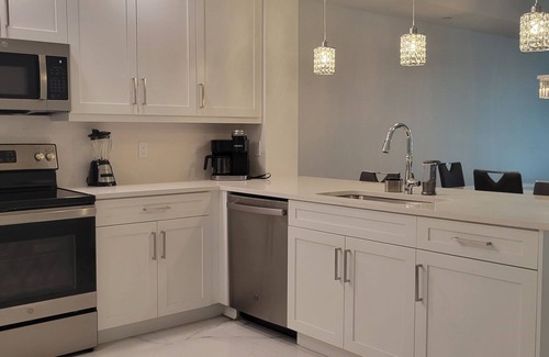 Island Estate Condo | 407, Water View-Clearwater Bch in 6 min, Pool/Gym