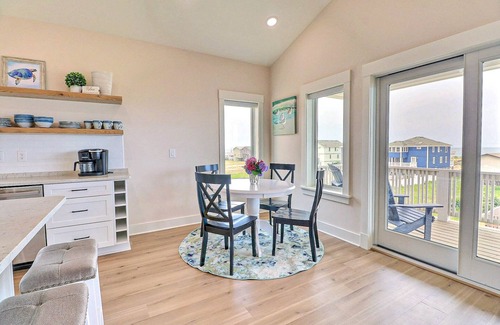 Sea Retreat House | 4071 Masterpiece * 3 Min Walk to Beach * Elevator