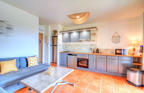 La Ciotat Apartment | 40m² T2 apartment with terrace, swimming pool, air conditioning and secure private parking