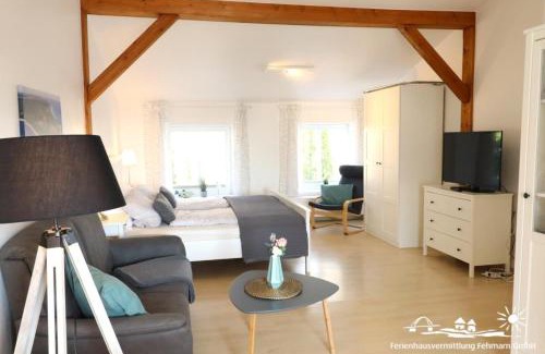 Burg auf Fehmarn House | 41 Weiße Villa am Schwanenteich OG rechts