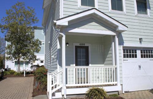 Northeast Virginia Beach House | 410B The King Neptune House