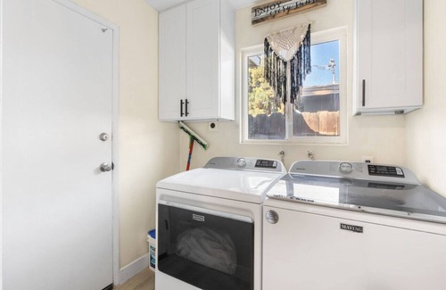 Greenacres House | 414) Relaxing House with Pool +free hot yoga class