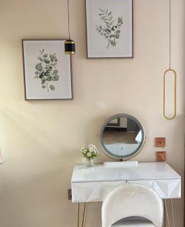 Barkingside House | 41A Fairlop Road