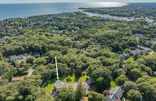 Harwich Port House | 42 Julien Road Harwich Port - Red River Retreat